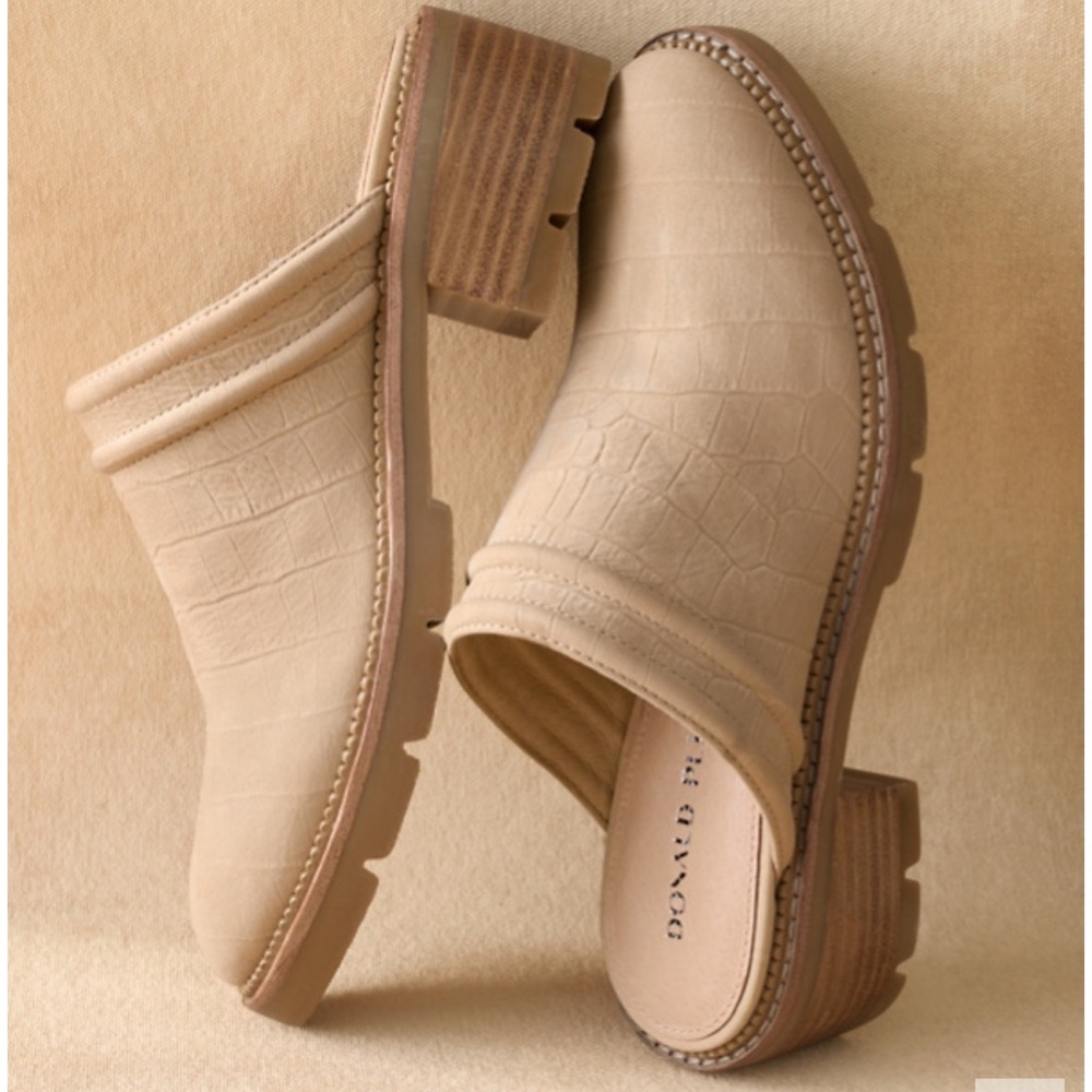 Brand New Donald Pliner Sahara Slip-on, Sz 9